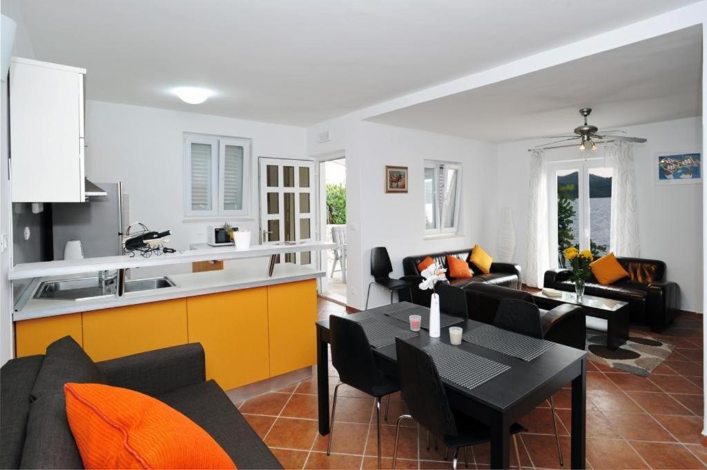 Holiday Home Odiseja Slano Esterno foto