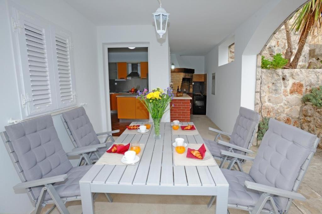 Holiday Home Odiseja Slano Esterno foto